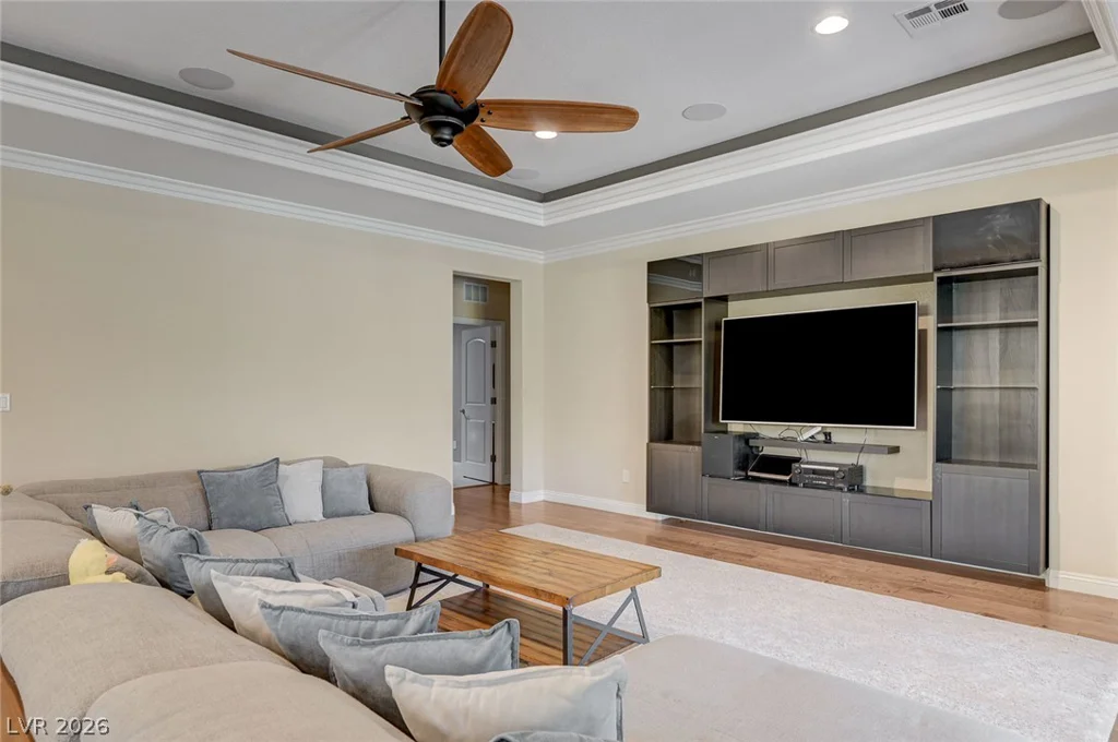 8586 Monument Lake, Las Vegas, NV 89113