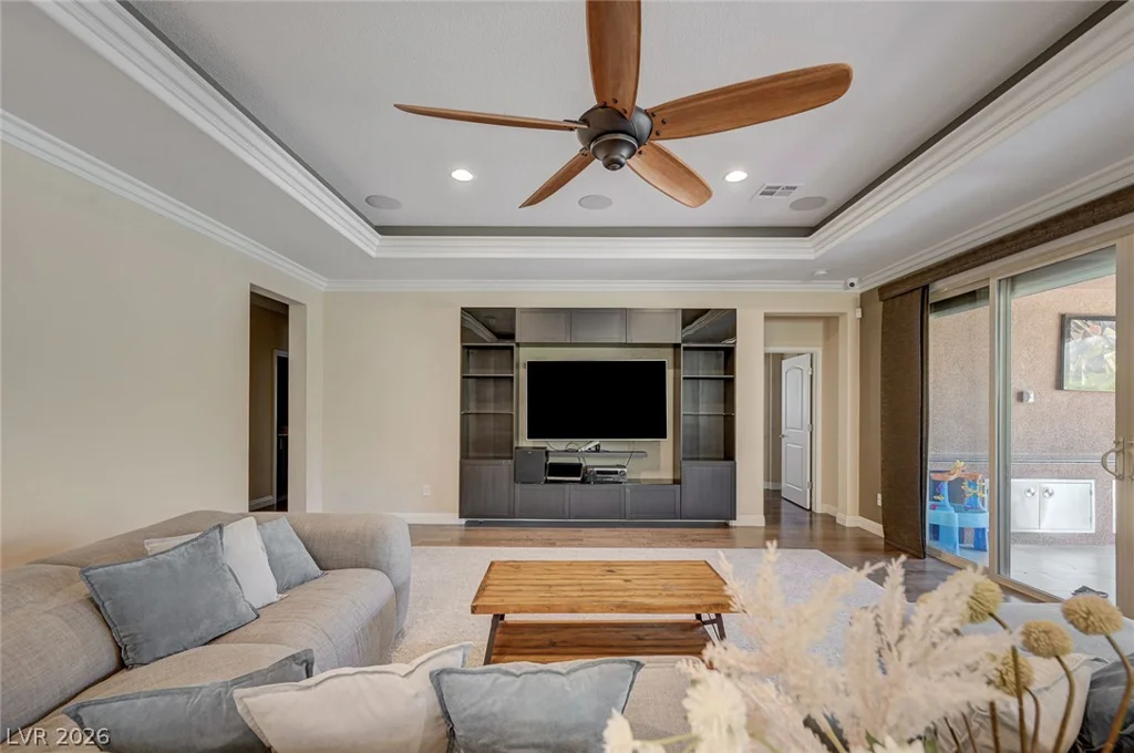 8586 Monument Lake, Las Vegas, NV 89113