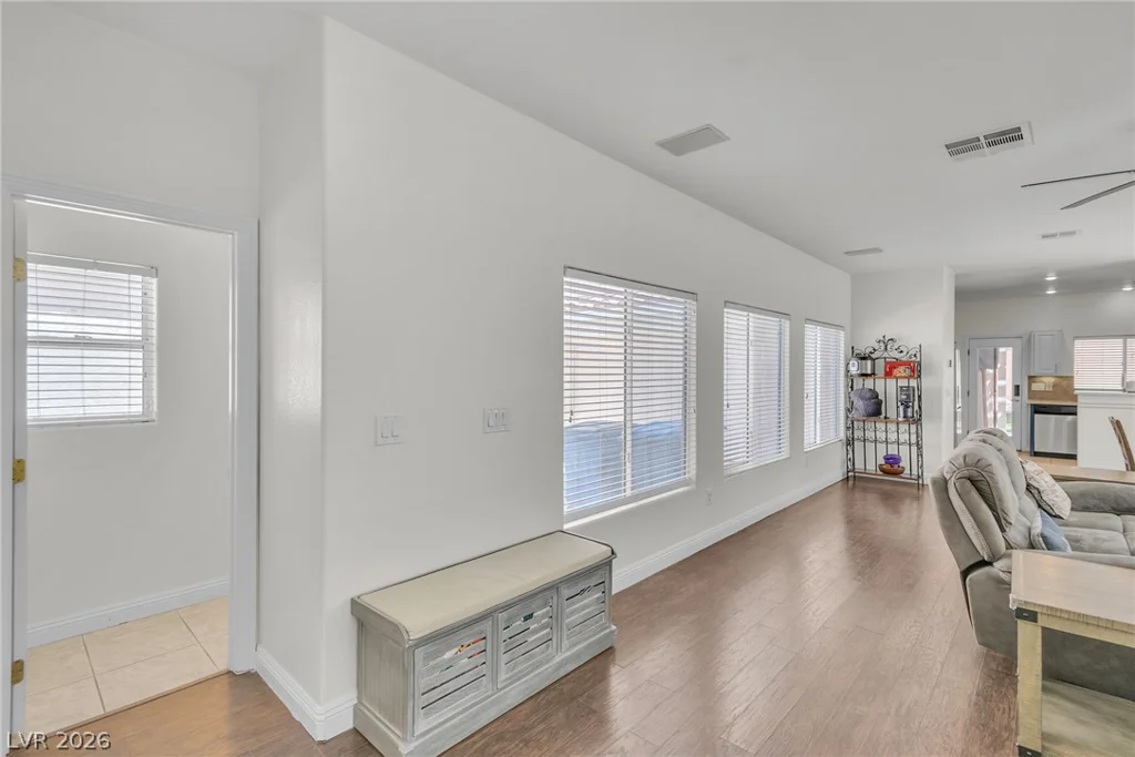 8944 Snowtrack, Las Vegas, NV 89149