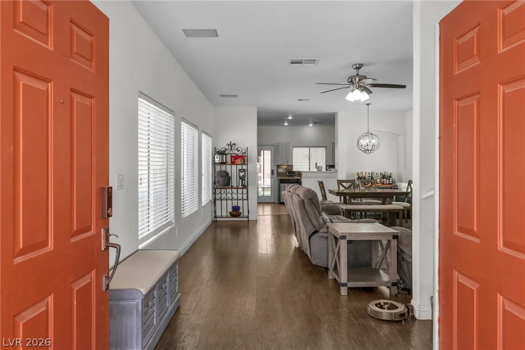 8944 Snowtrack, Las Vegas, NV 89149