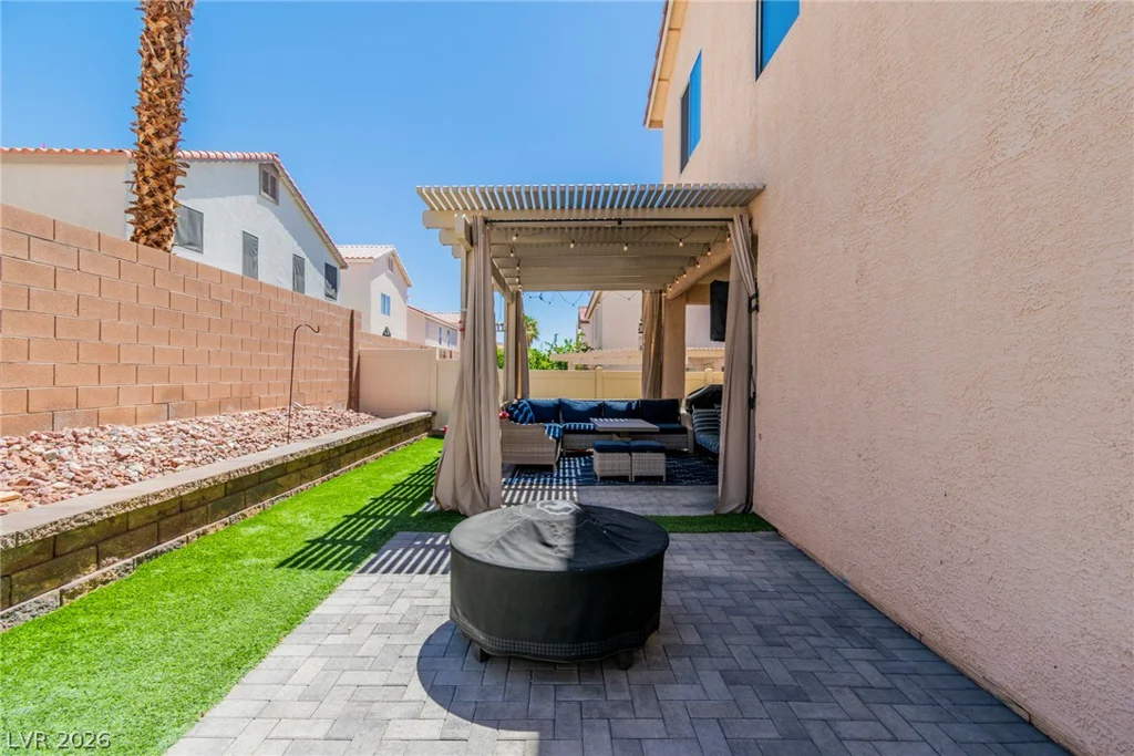 8944 Snowtrack, Las Vegas, NV 89149