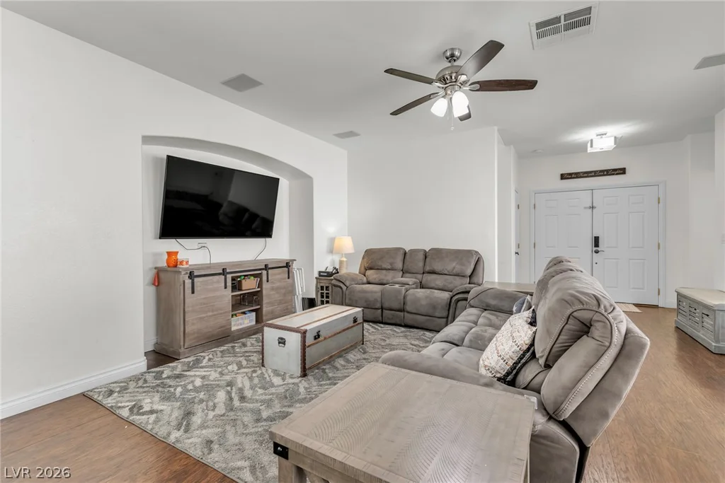 8944 Snowtrack, Las Vegas, NV 89149