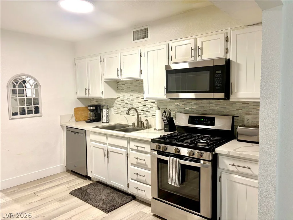 3914 Visby, Las Vegas, NV 89119