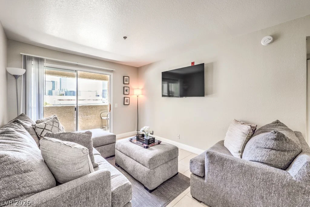 4200 Valley View, Las Vegas, NV 89103