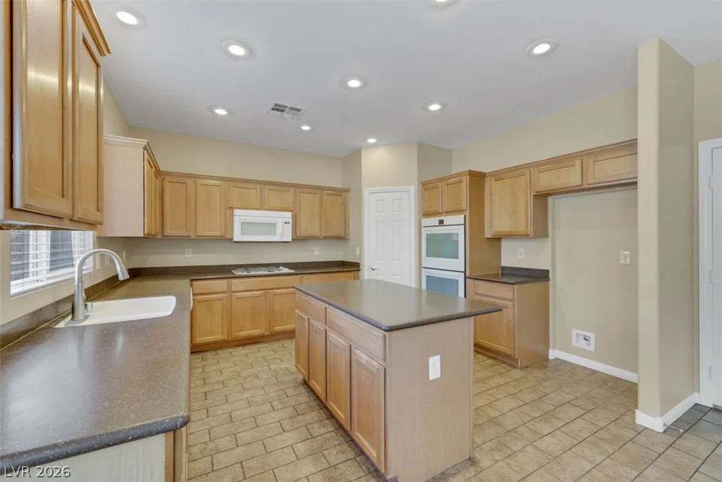 10328 Hawk Ravine, Las Vegas, NV 89178