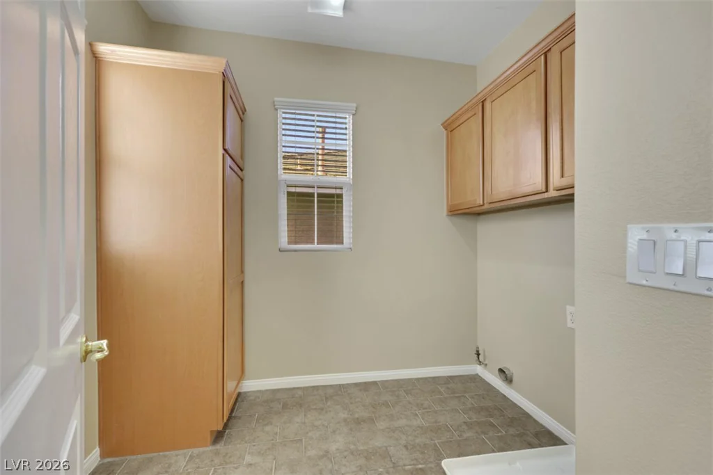 10328 Hawk Ravine, Las Vegas, NV 89178