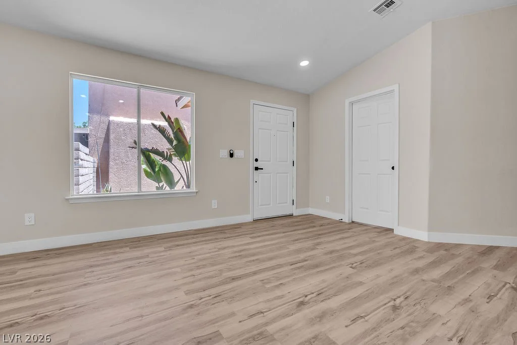 9004 Meisenheimer, Las Vegas, NV 89143