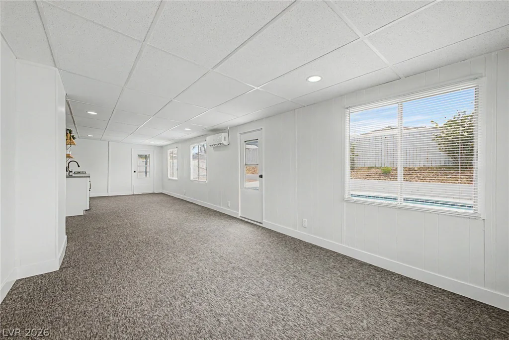 324 Lakehurst, Las Vegas, NV 89145
