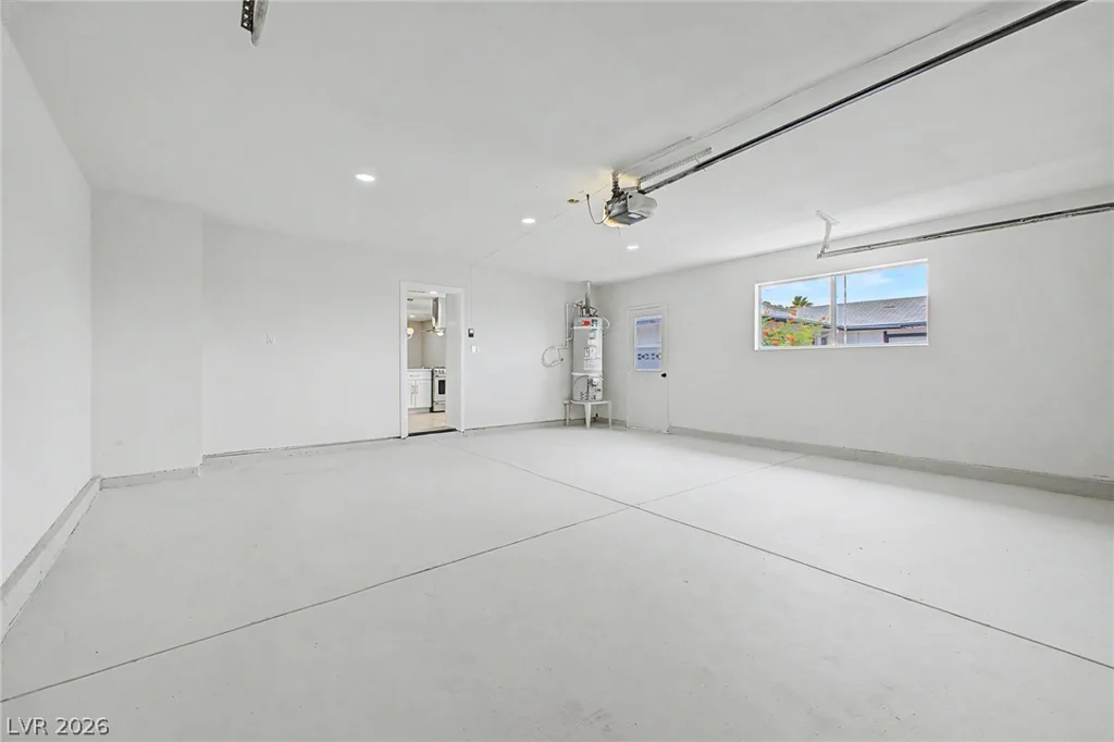 324 Lakehurst, Las Vegas, NV 89145