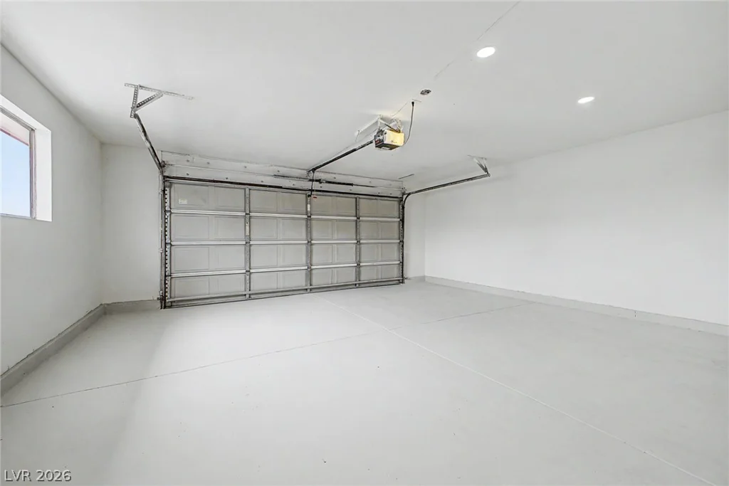 324 Lakehurst, Las Vegas, NV 89145