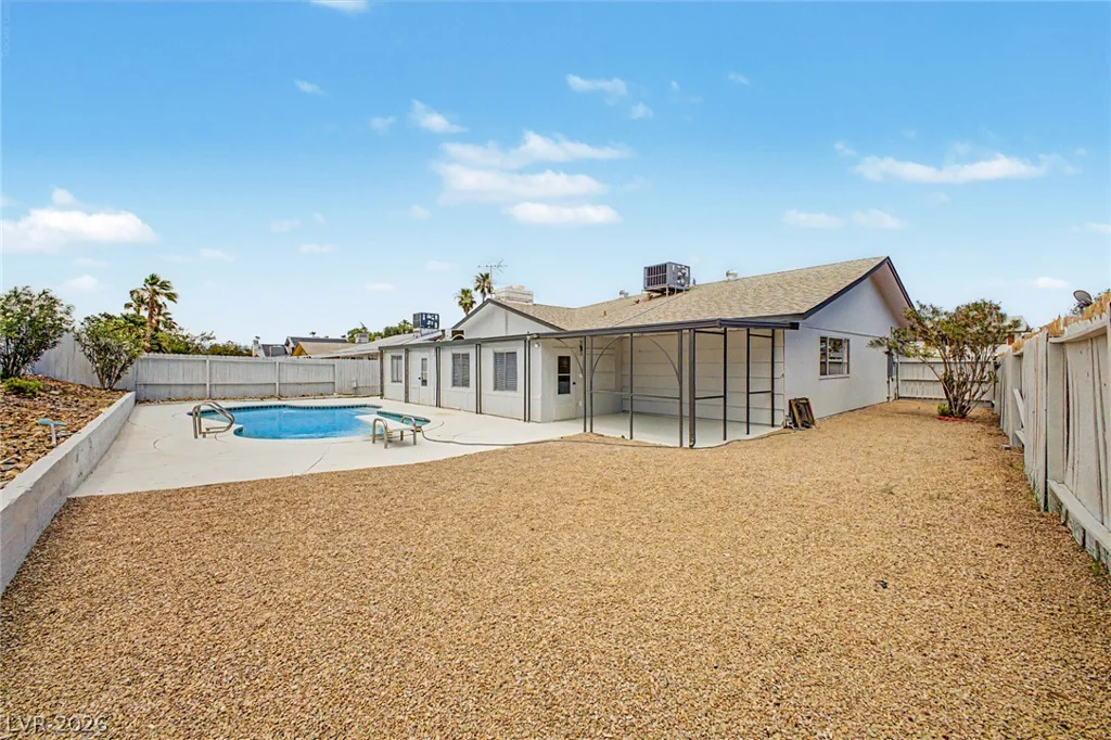 324 Lakehurst, Las Vegas, NV 89145