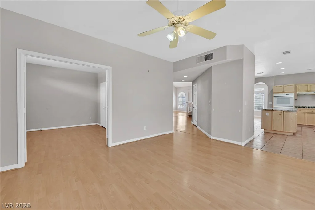 8828 La Manga, Las Vegas, NV 89147