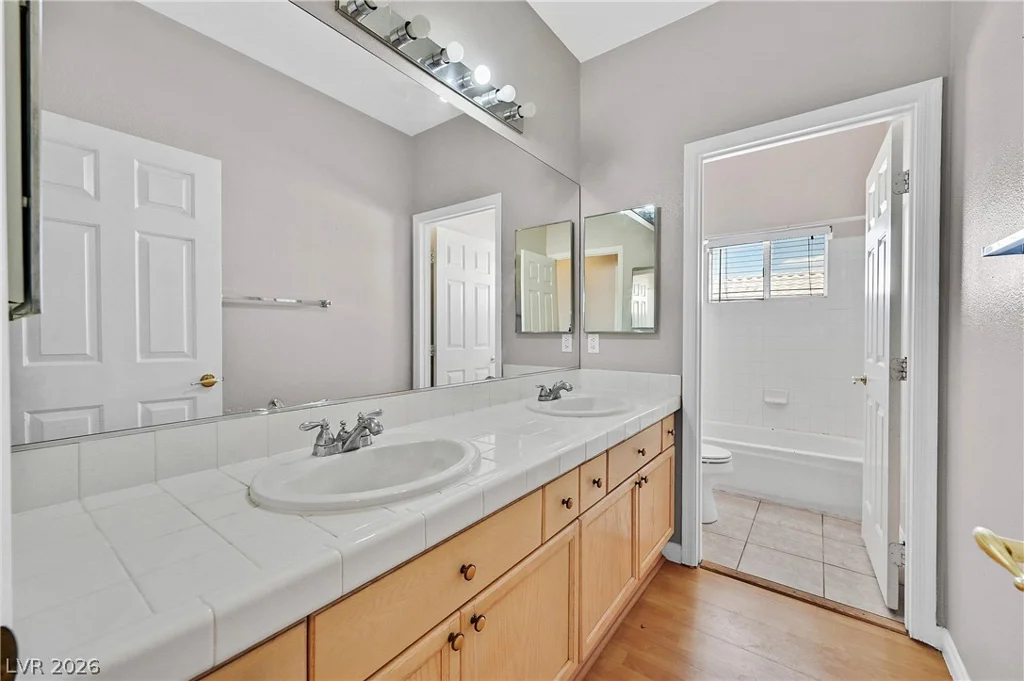8828 La Manga, Las Vegas, NV 89147