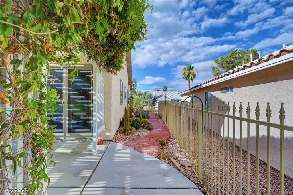 4935 Cedar Lawn, Las Vegas, NV 89130