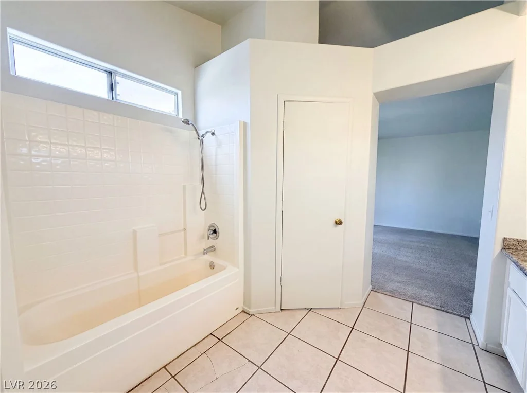 9328 Chilly Pond, Las Vegas, NV 89129