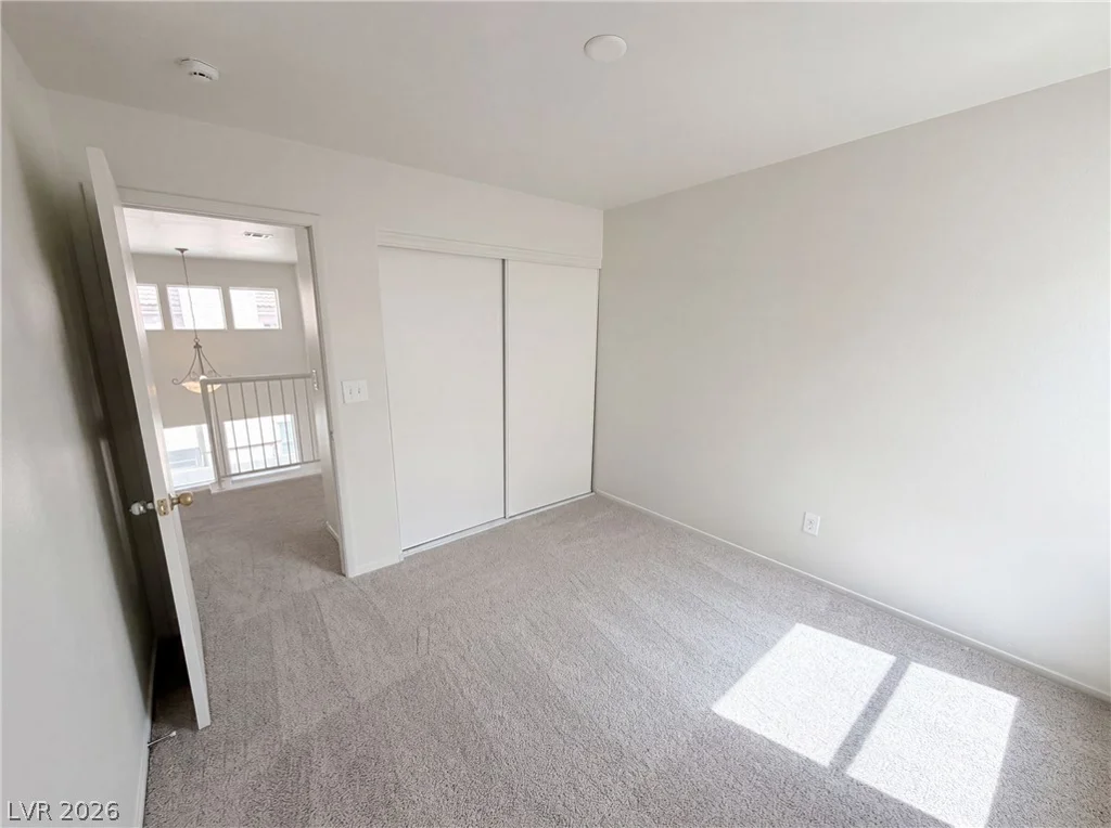 9328 Chilly Pond, Las Vegas, NV 89129