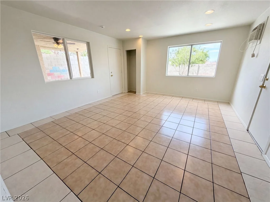 9328 Chilly Pond, Las Vegas, NV 89129