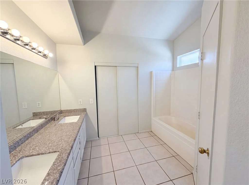 9328 Chilly Pond, Las Vegas, NV 89129