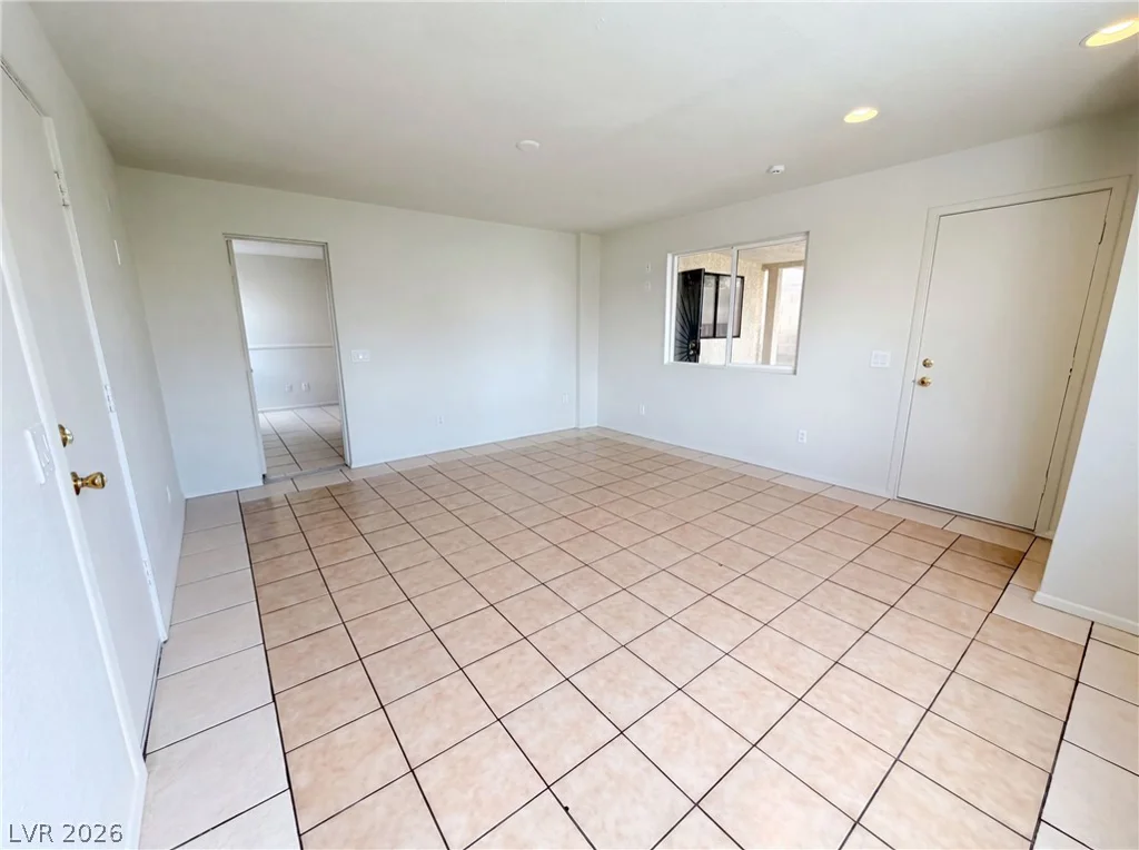 9328 Chilly Pond, Las Vegas, NV 89129