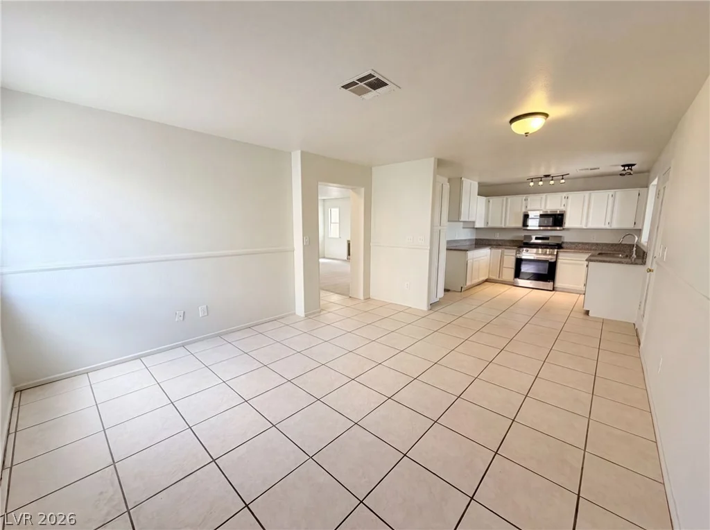9328 Chilly Pond, Las Vegas, NV 89129
