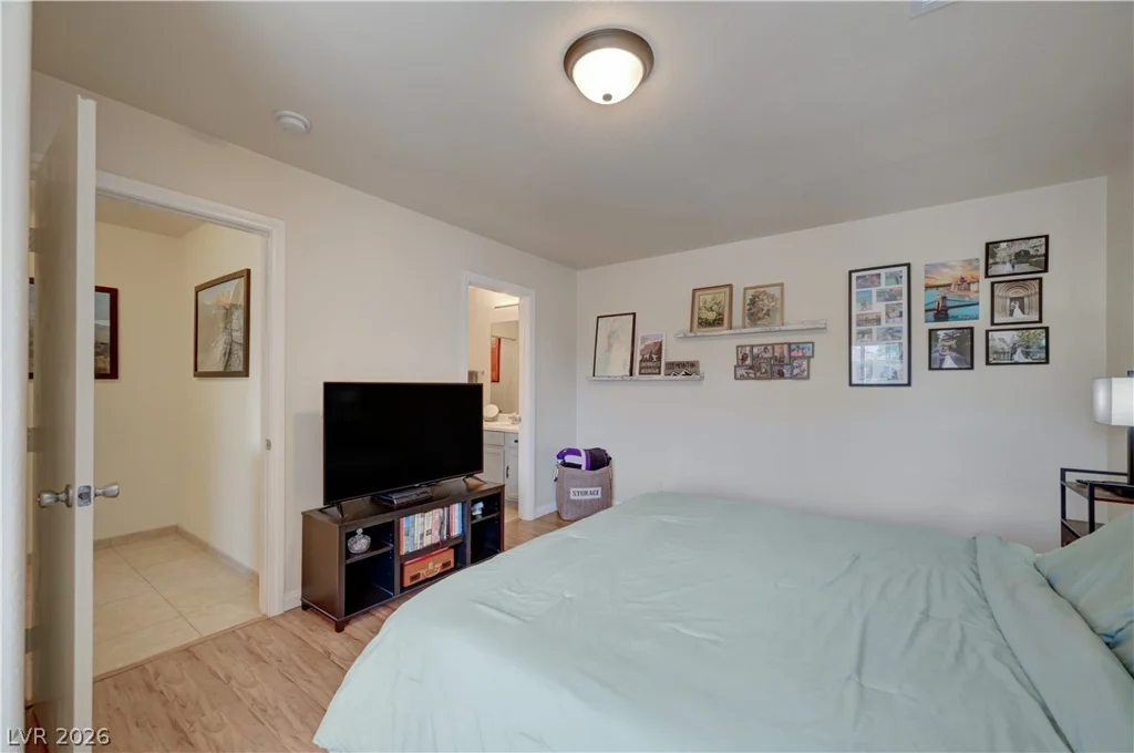 10374 Midnight Iris, Las Vegas, NV 89183