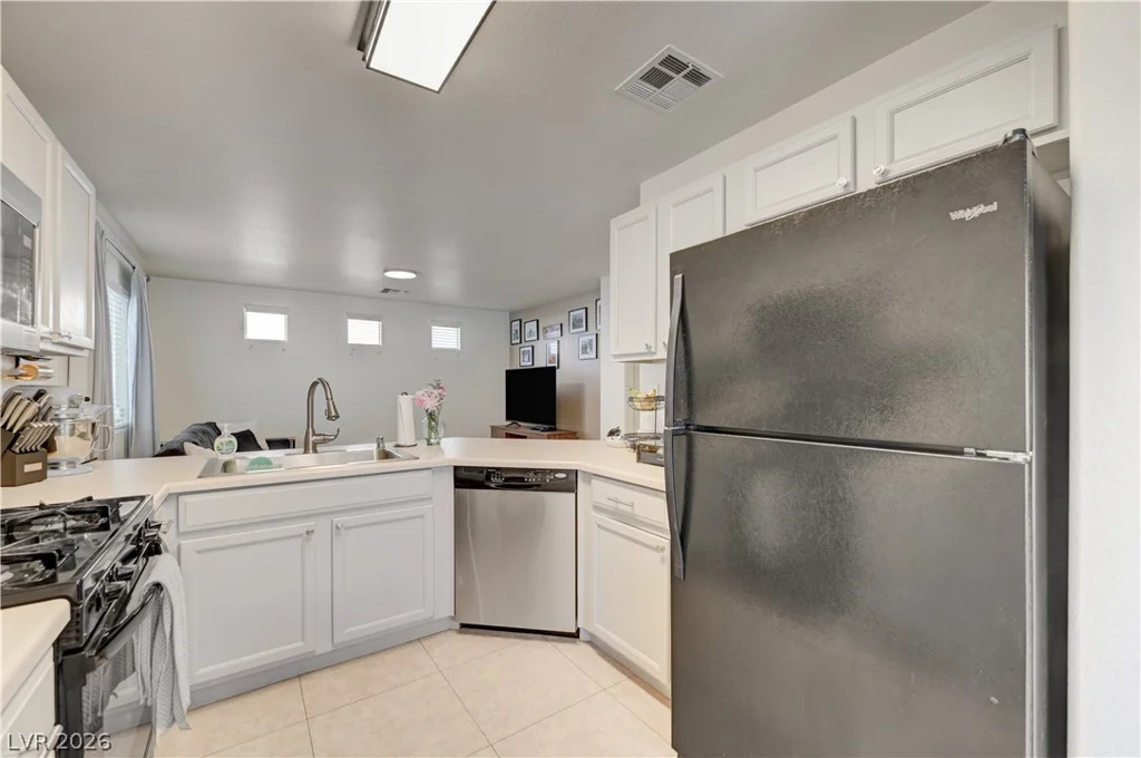 10374 Midnight Iris, Las Vegas, NV 89183