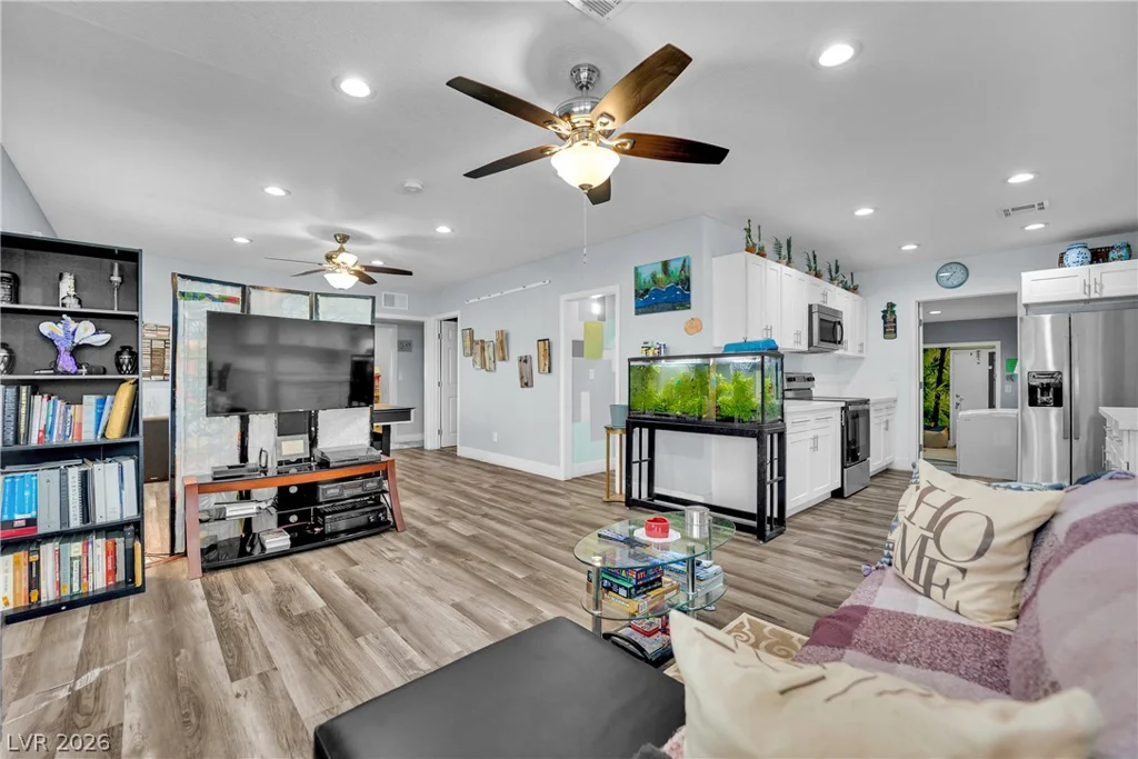 18 New Mexico, Henderson, NV 89015