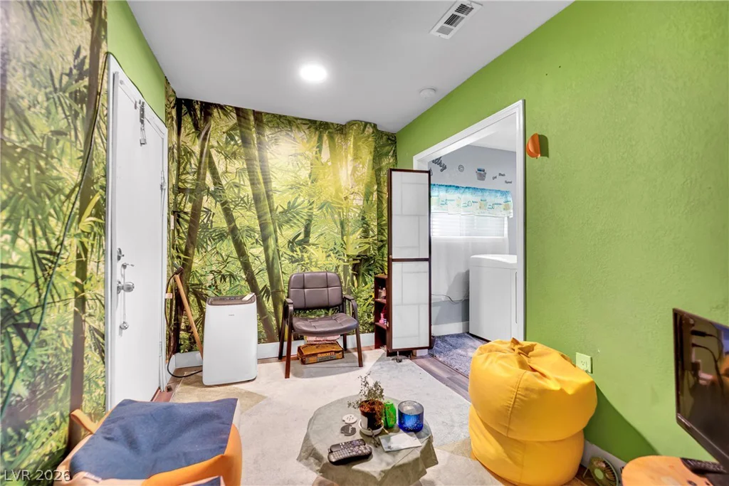 18 New Mexico, Henderson, NV 89015