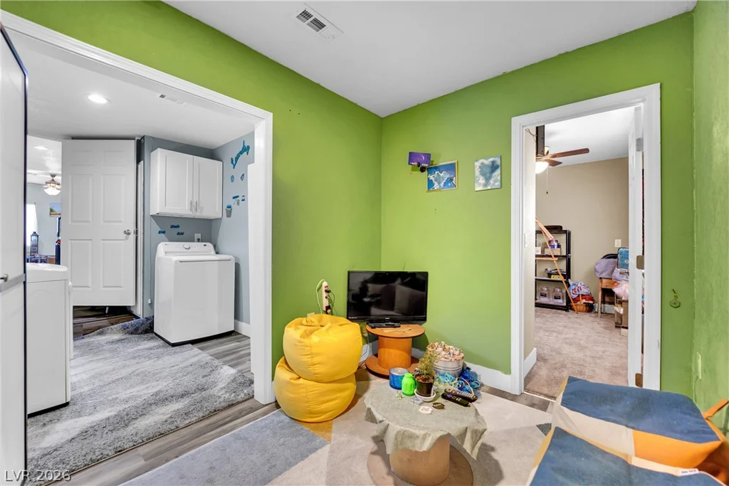 18 New Mexico, Henderson, NV 89015