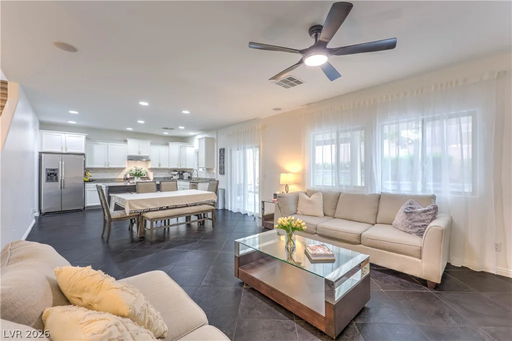 8095 Mosaic Sunrise, Las Vegas, NV 89166