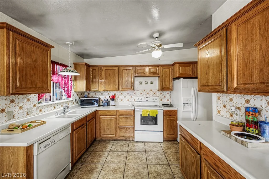 4345 Parkdale, Las Vegas, NV 89121