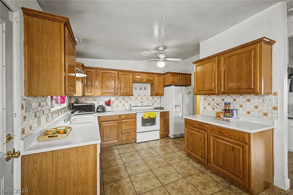 4345 Parkdale, Las Vegas, NV 89121