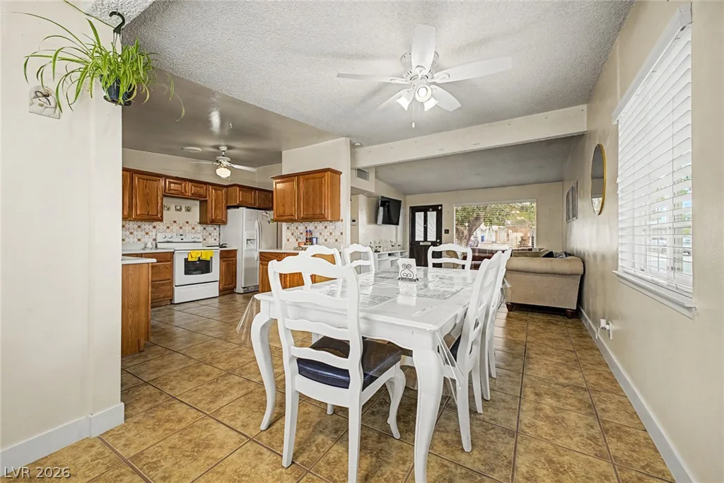 4345 Parkdale, Las Vegas, NV 89121