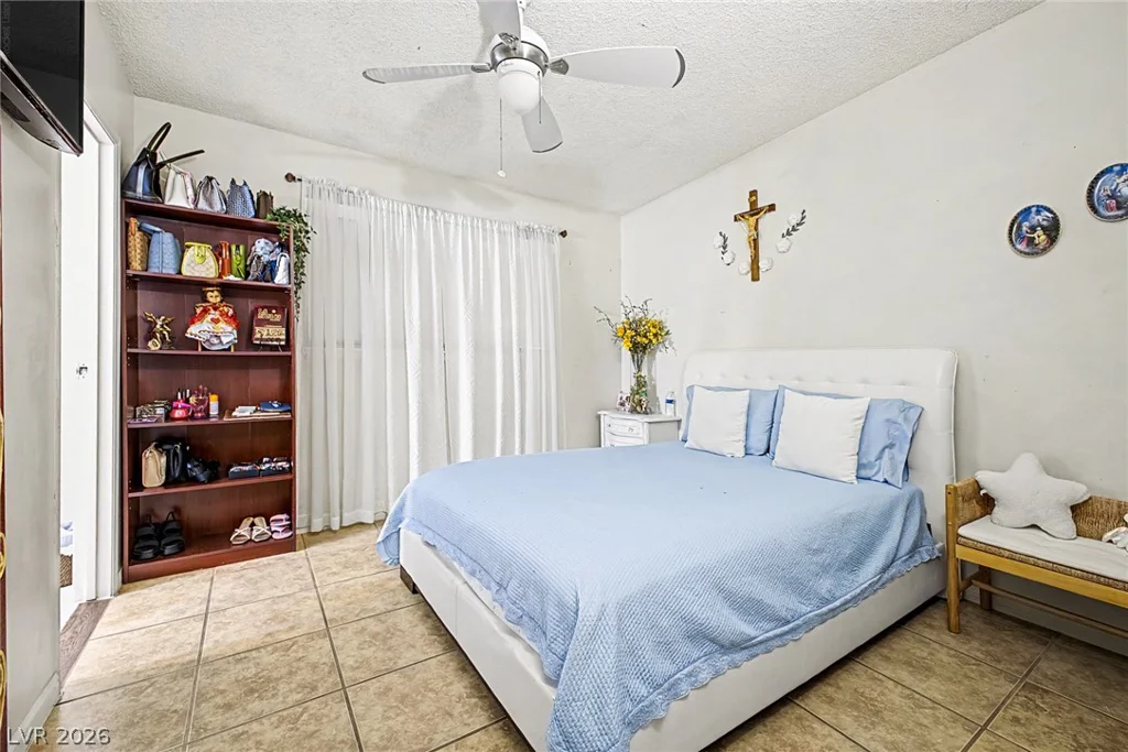 4345 Parkdale, Las Vegas, NV 89121