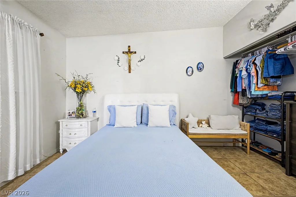 4345 Parkdale, Las Vegas, NV 89121