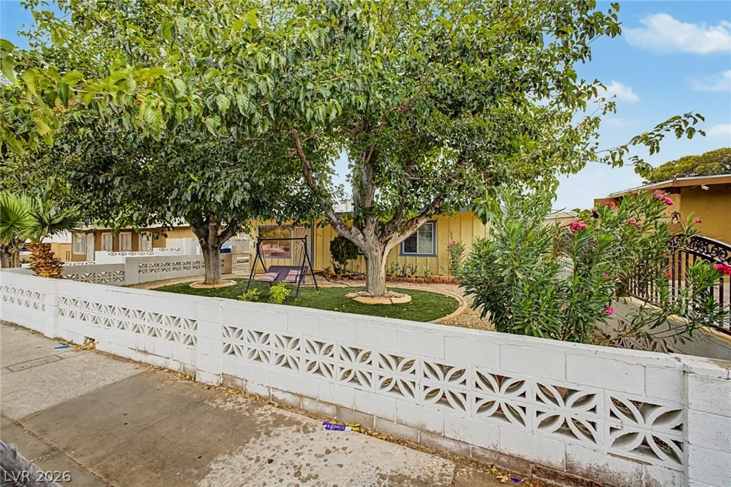 4345 Parkdale, Las Vegas, NV 89121