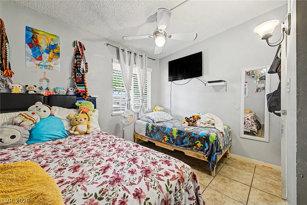 4345 Parkdale, Las Vegas, NV 89121