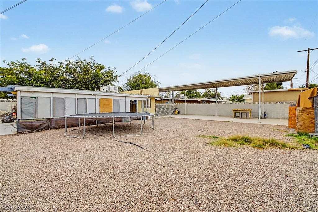 4345 Parkdale, Las Vegas, NV 89121