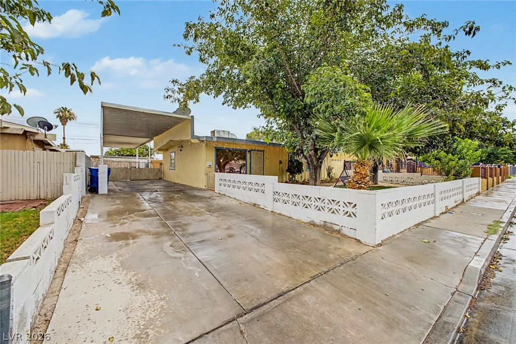 4345 Parkdale, Las Vegas, NV 89121