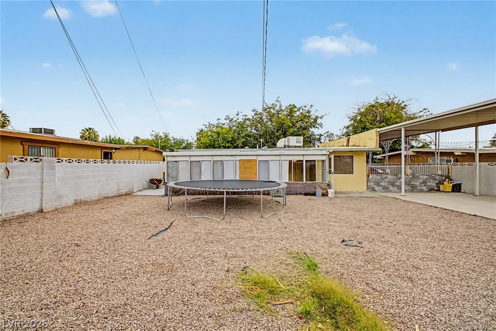 4345 Parkdale, Las Vegas, NV 89121