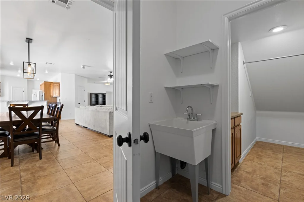 575 Gann, Logandale, NV 89021
