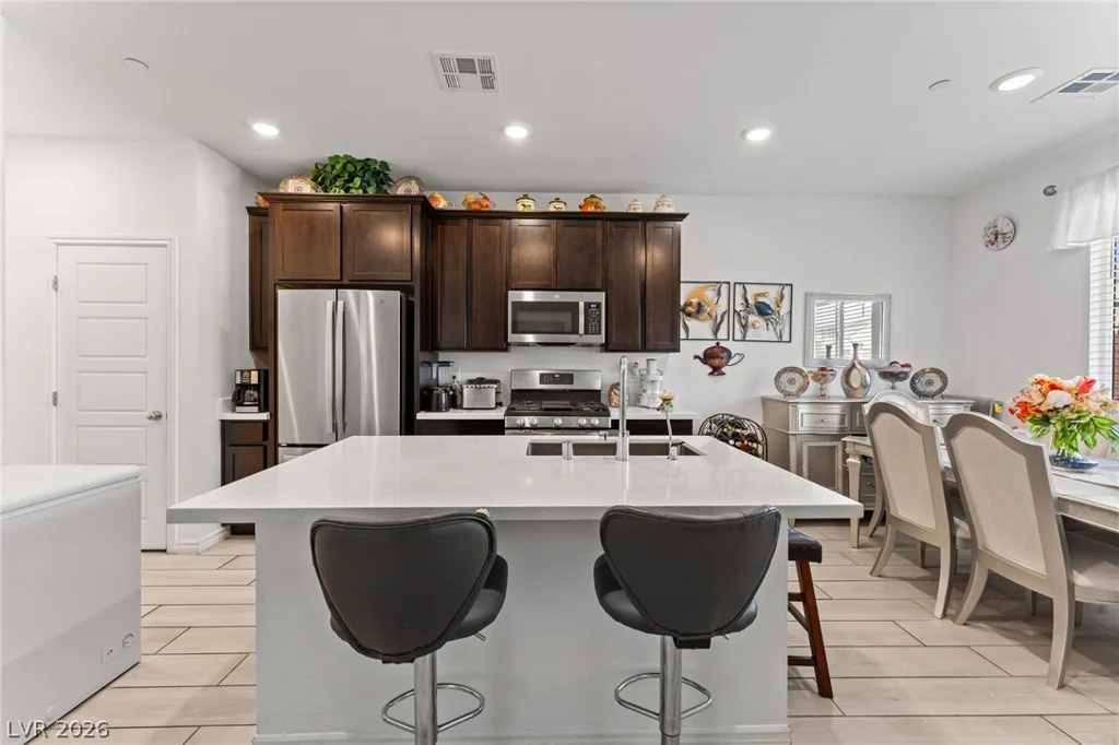 8879 Roadrunner Ravine, Las Vegas, NV 89166