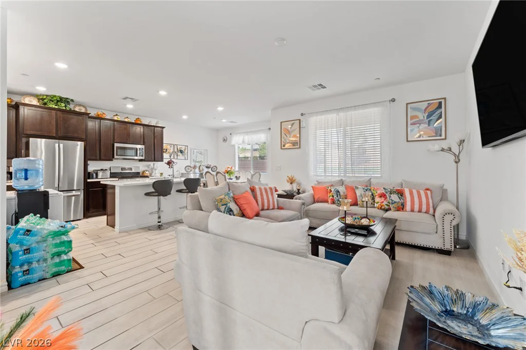 8879 Roadrunner Ravine, Las Vegas, NV 89166