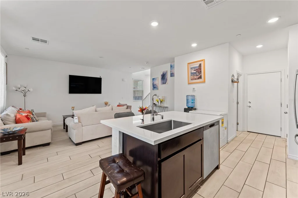 8879 Roadrunner Ravine, Las Vegas, NV 89166