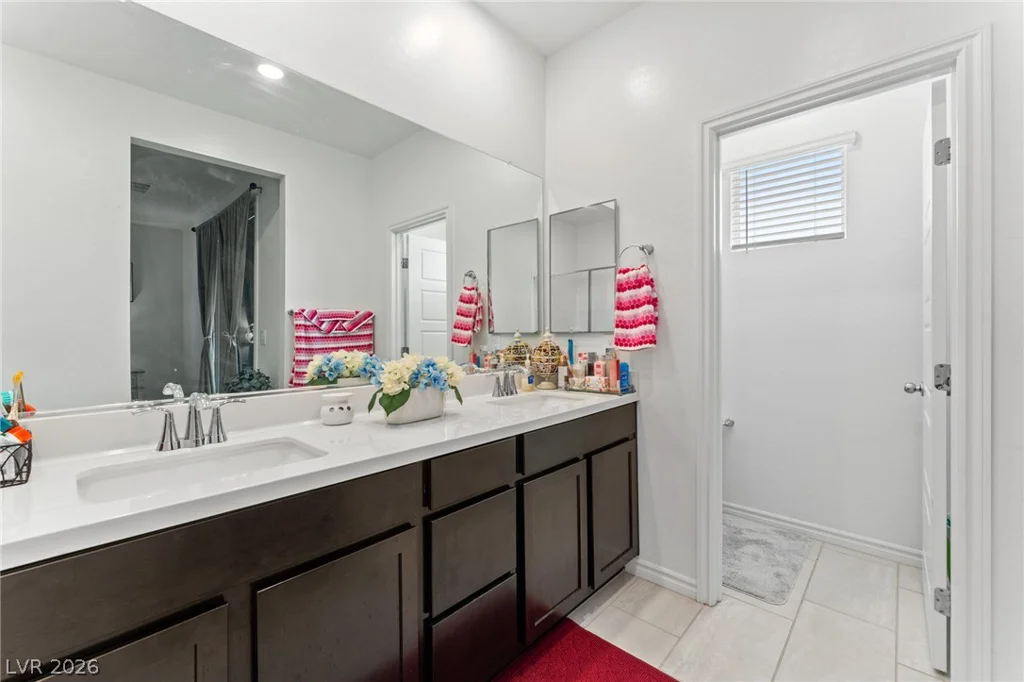 8879 Roadrunner Ravine, Las Vegas, NV 89166