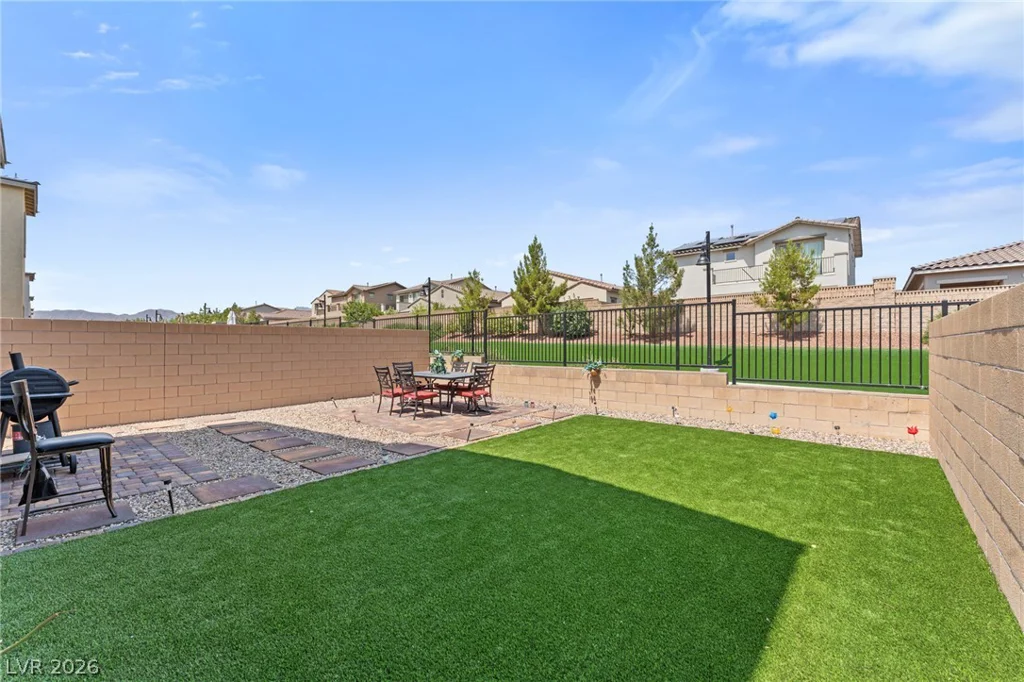 8879 Roadrunner Ravine, Las Vegas, NV 89166
