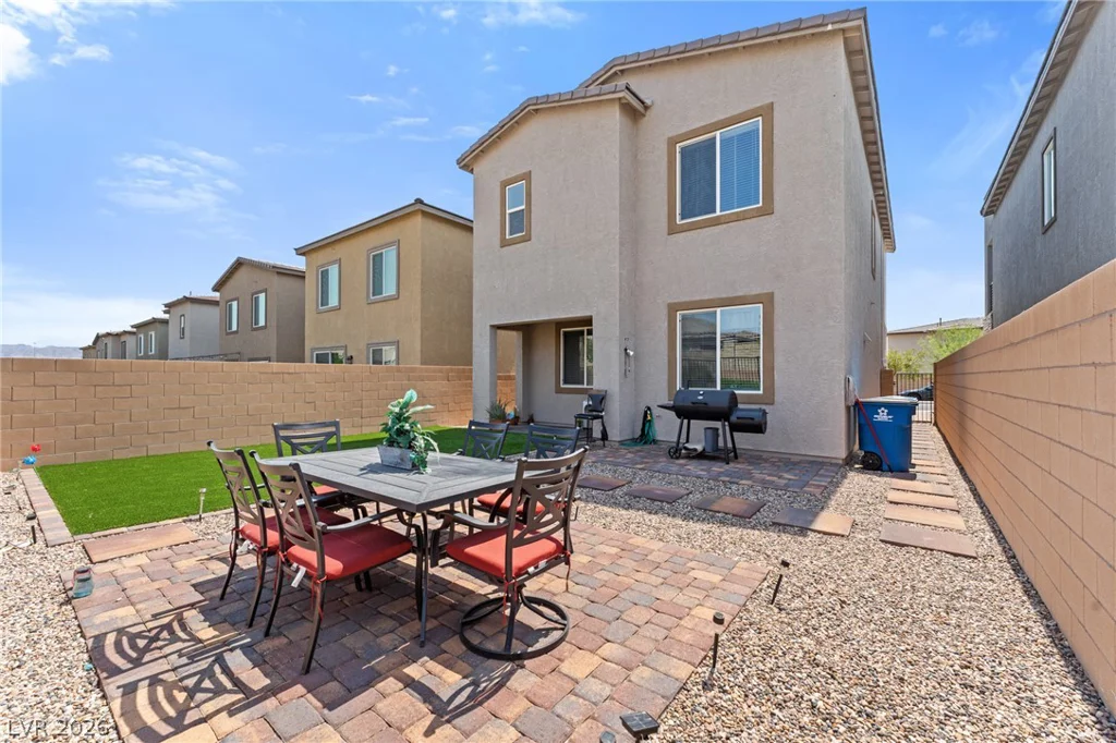 8879 Roadrunner Ravine, Las Vegas, NV 89166