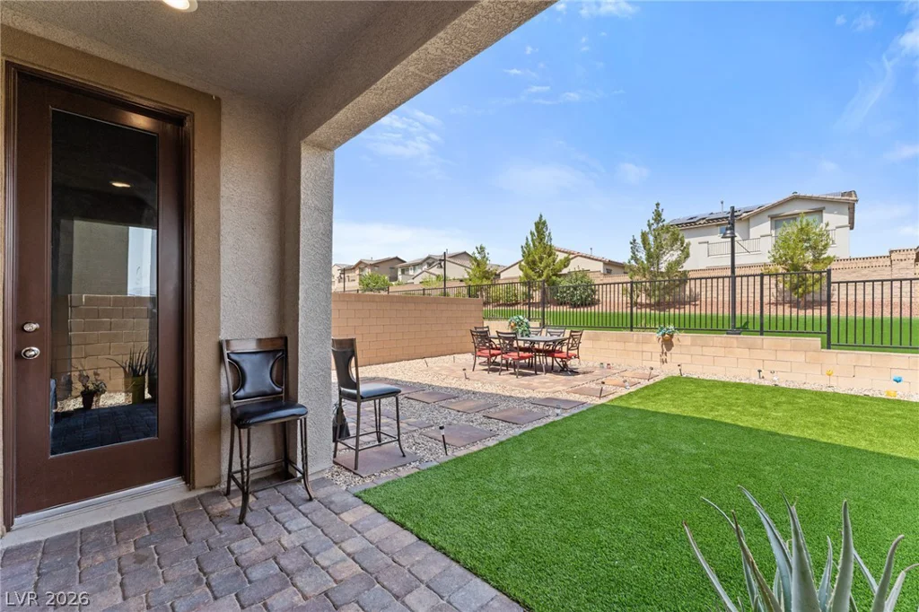 8879 Roadrunner Ravine, Las Vegas, NV 89166