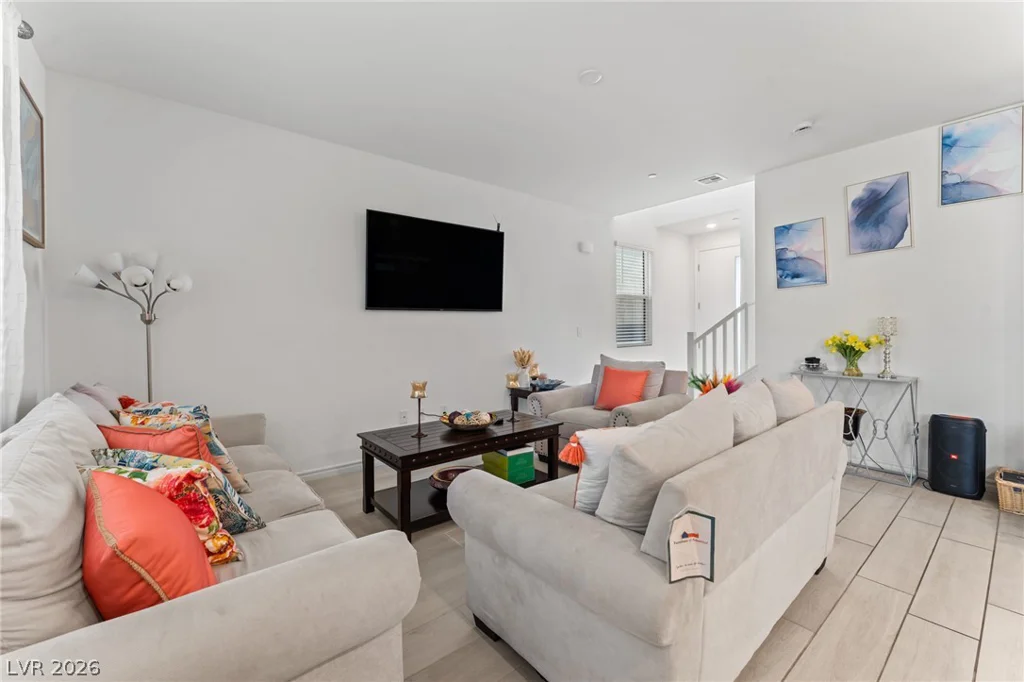 8879 Roadrunner Ravine, Las Vegas, NV 89166