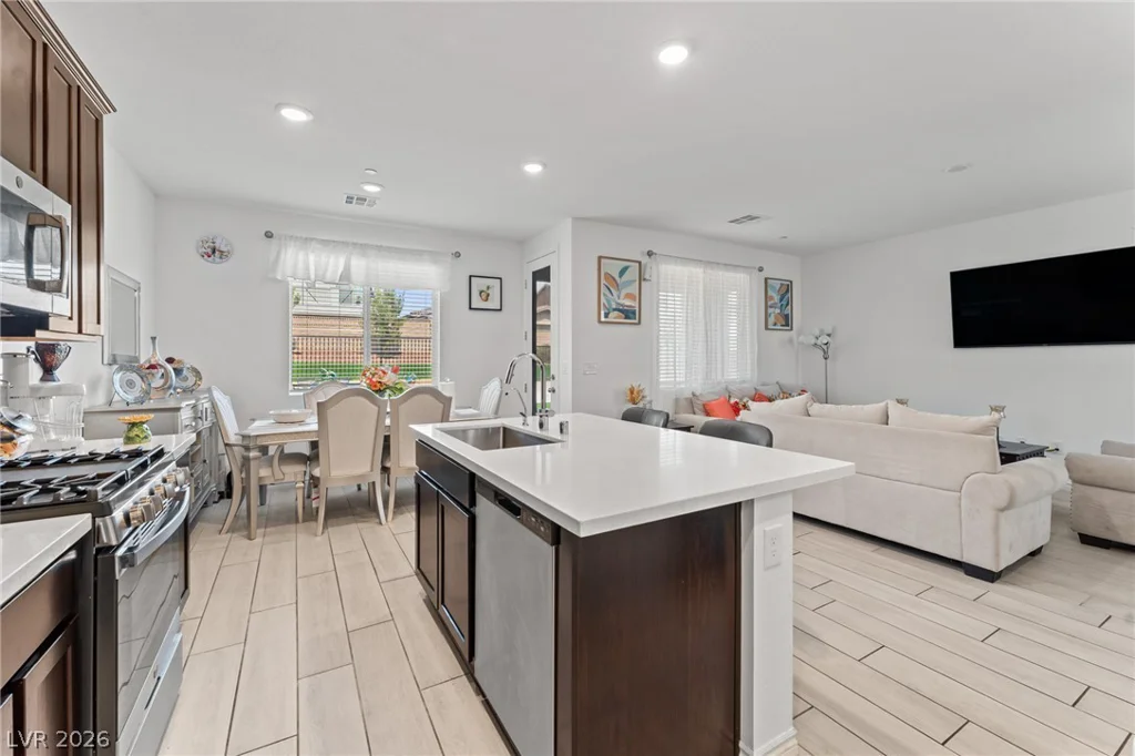 8879 Roadrunner Ravine, Las Vegas, NV 89166